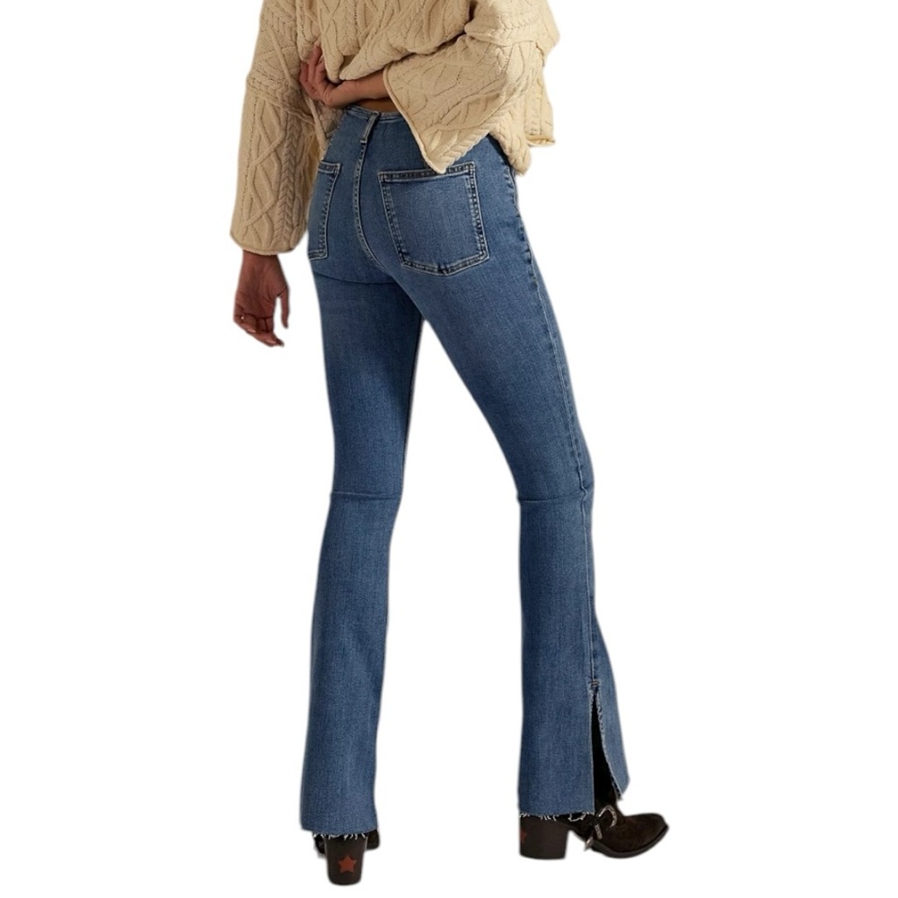We the Free Level Up Slit Bootcut Raw Hem Size 28 EUC 31” Inseam